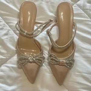 Elegant Tan Women's Shoes with Rhinestone Bow